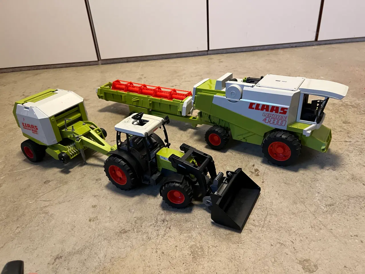 Billede 3 - Traktorer og mejetærsker