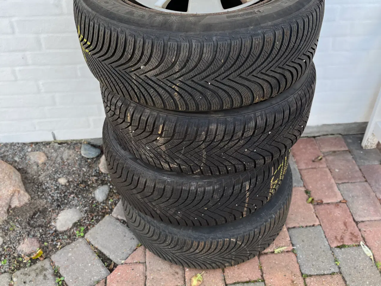 Billede 1 - Vinterdæk på fælg 225/60 R16