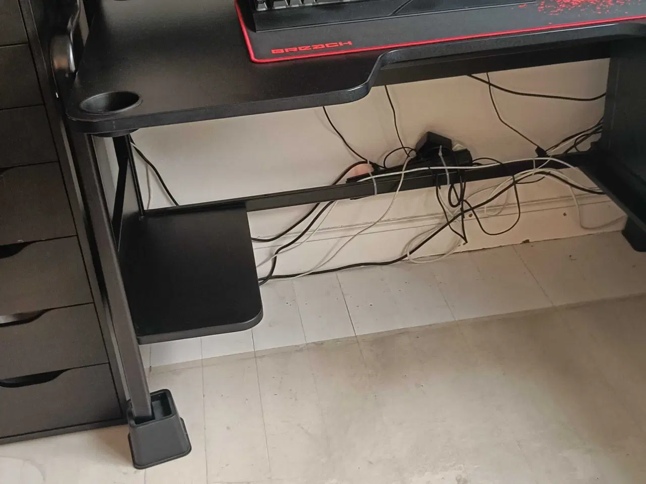 Billede 3 - Gamer Bord i Sort