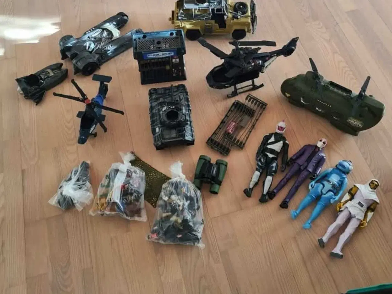 Billede 1 - Figure, biler 