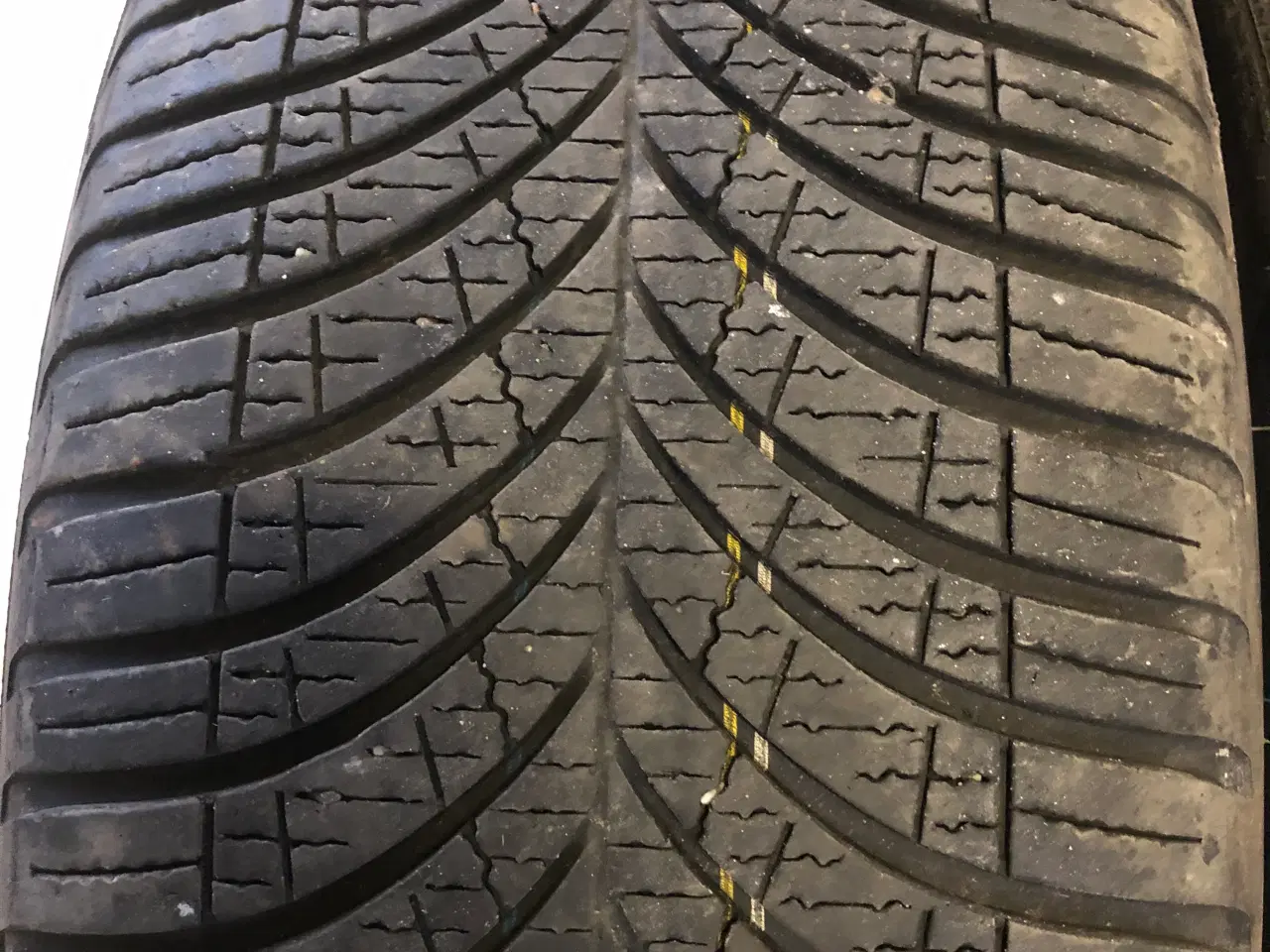 Billede 2 - Goodyear helårsdæk 18”