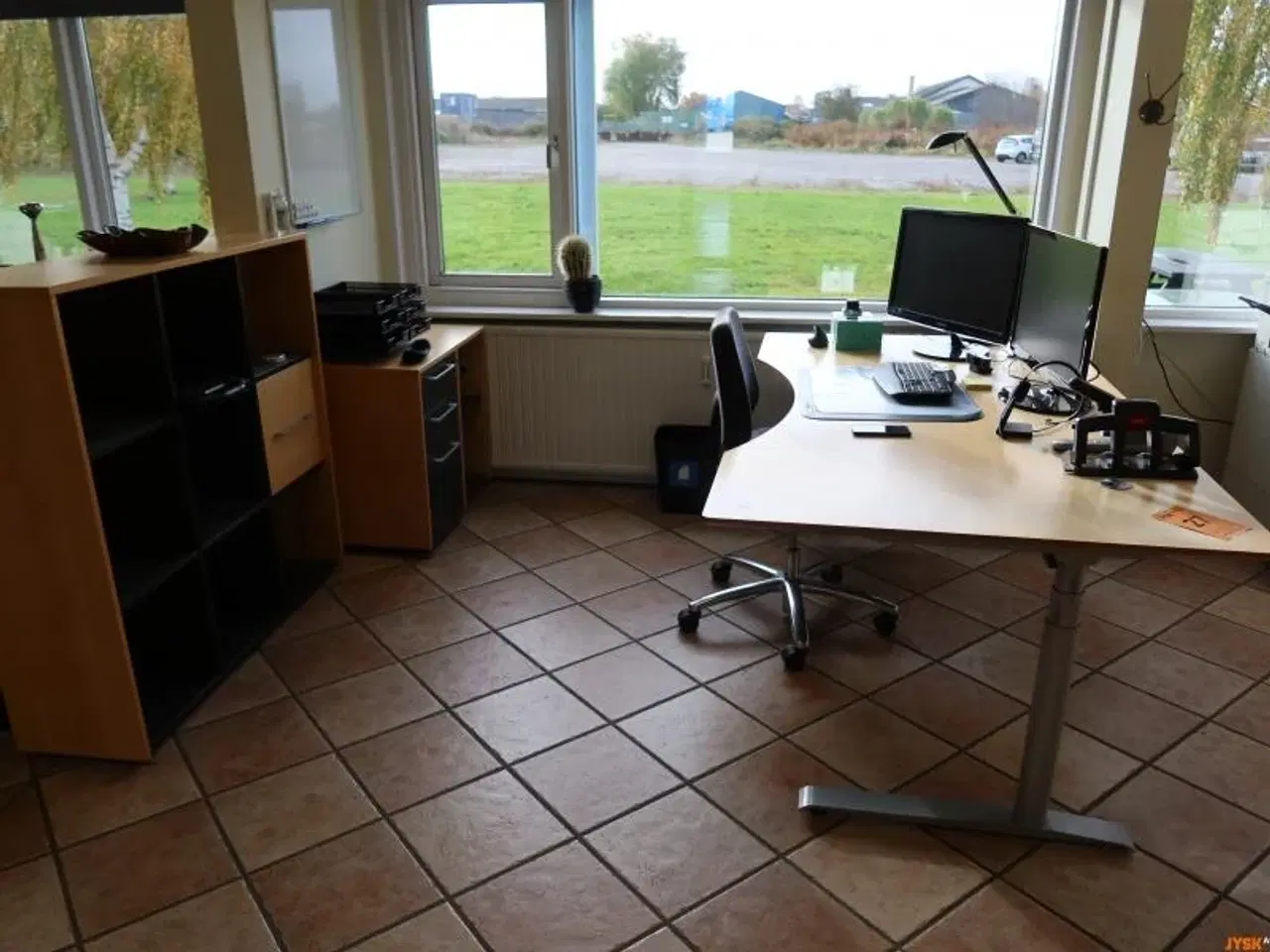 Billede 1 - KONTORSEKTION me