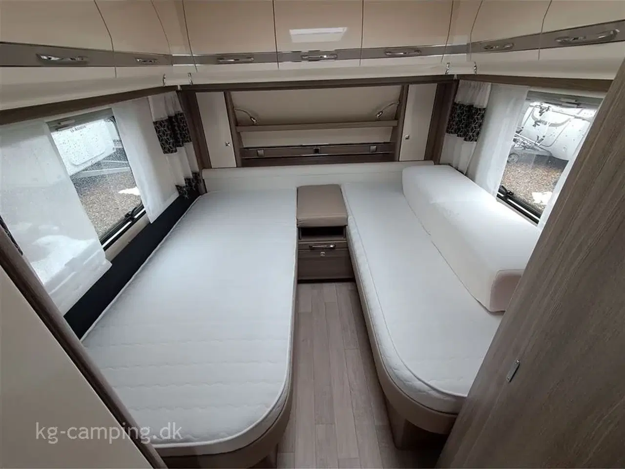 Billede 5 - 2019 - Fendt Tendenza 515 SG   Kvalitetsvogn indrettet med enkeltsenge og sengeudtræk samt THULE 6300 markise, TRUMA XT mover, TRUMA Aircon