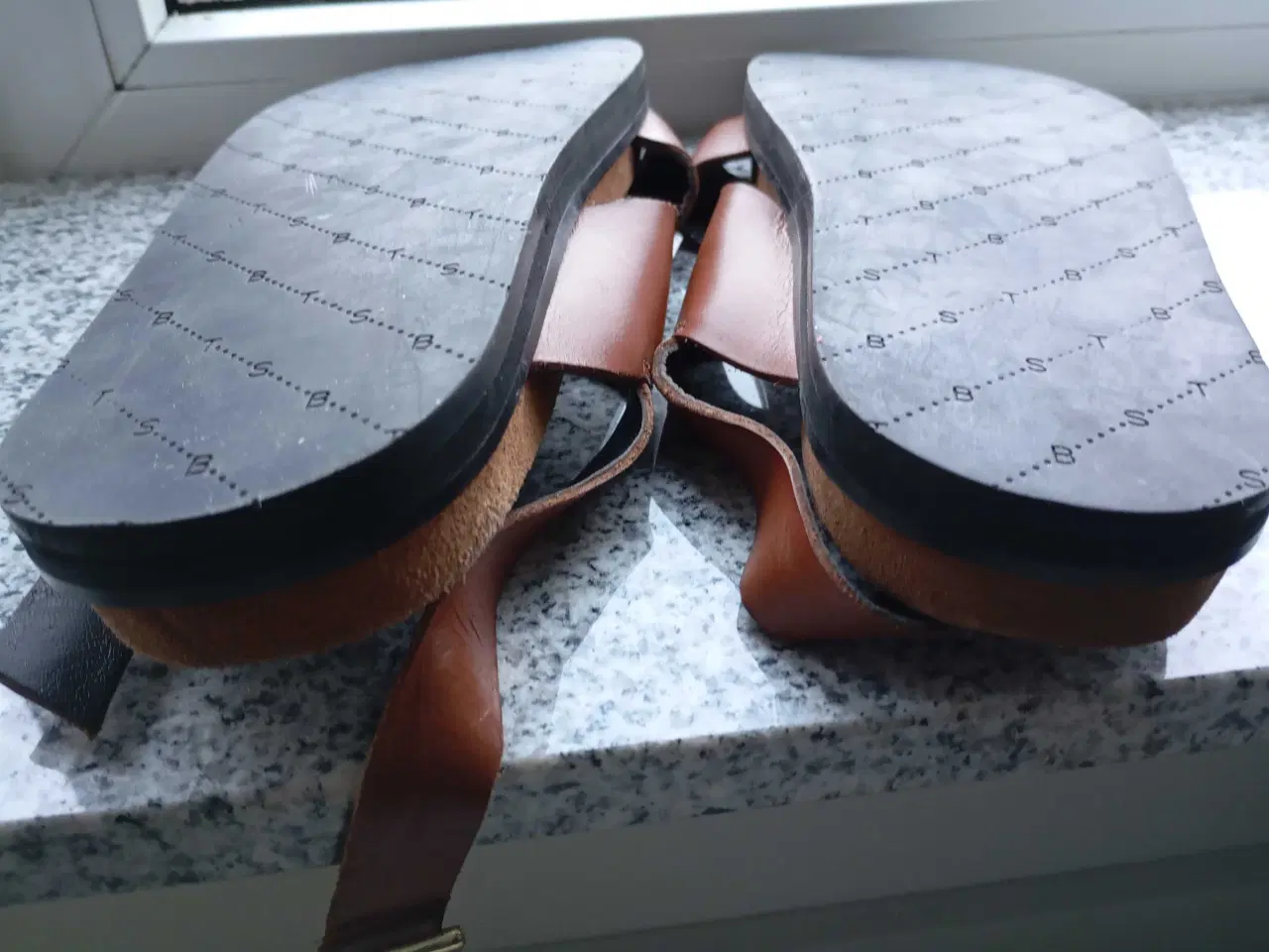 Billede 5 - Sandaler med blød indersål. Str. 38/39