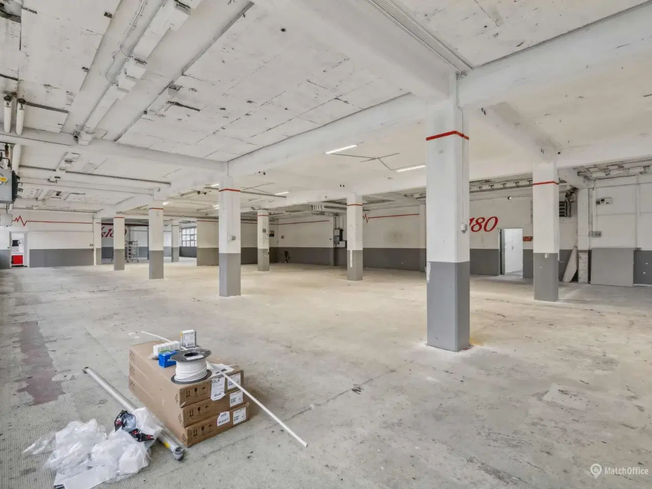 Billede 1 - Regulært og alsidigt lager i Ballerup