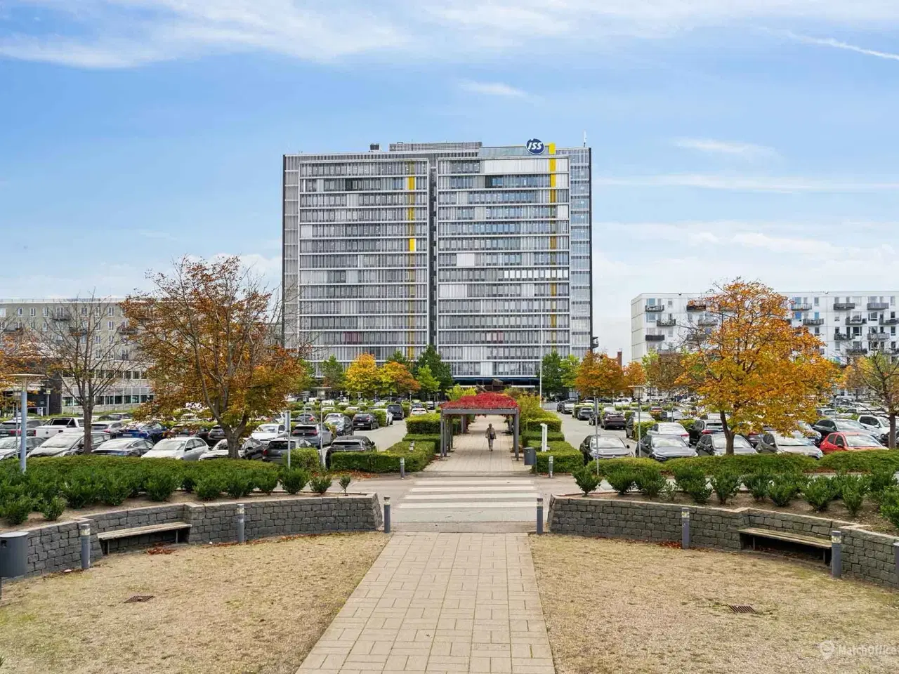 Billede 1 - 275 m² lyst kontorlejemål i Søborg Tower med bemandet reception.kantine og fri parkering.