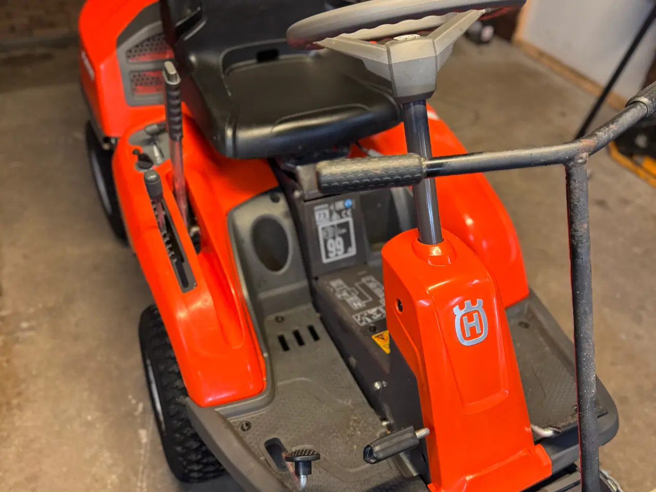 Billede 10 - Husqvarna r318 112cm klippebord