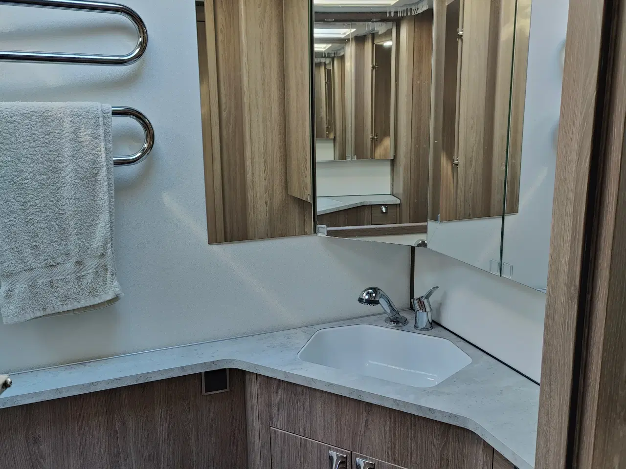Billede 11 - Kabe Royal 740 GLE KS B16