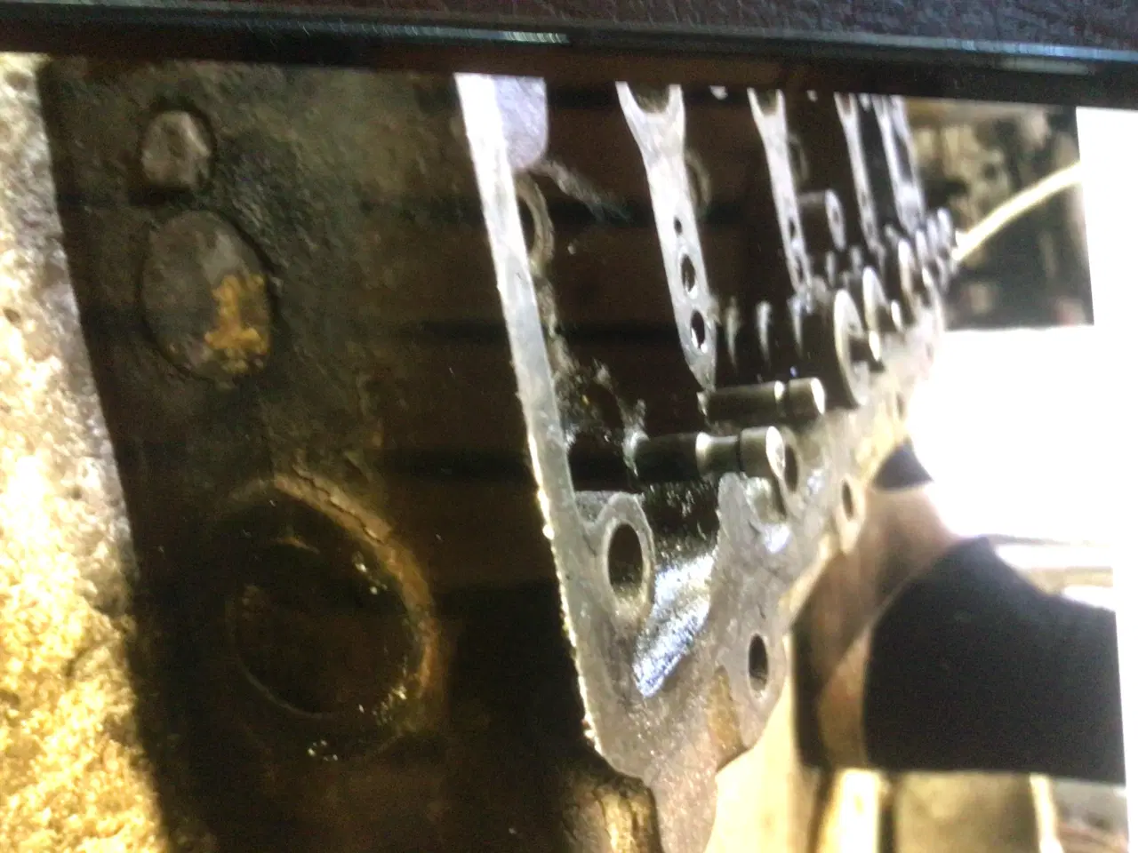 Billede 5 - En MF 35  FE 4 cylinder diesel topstykke 