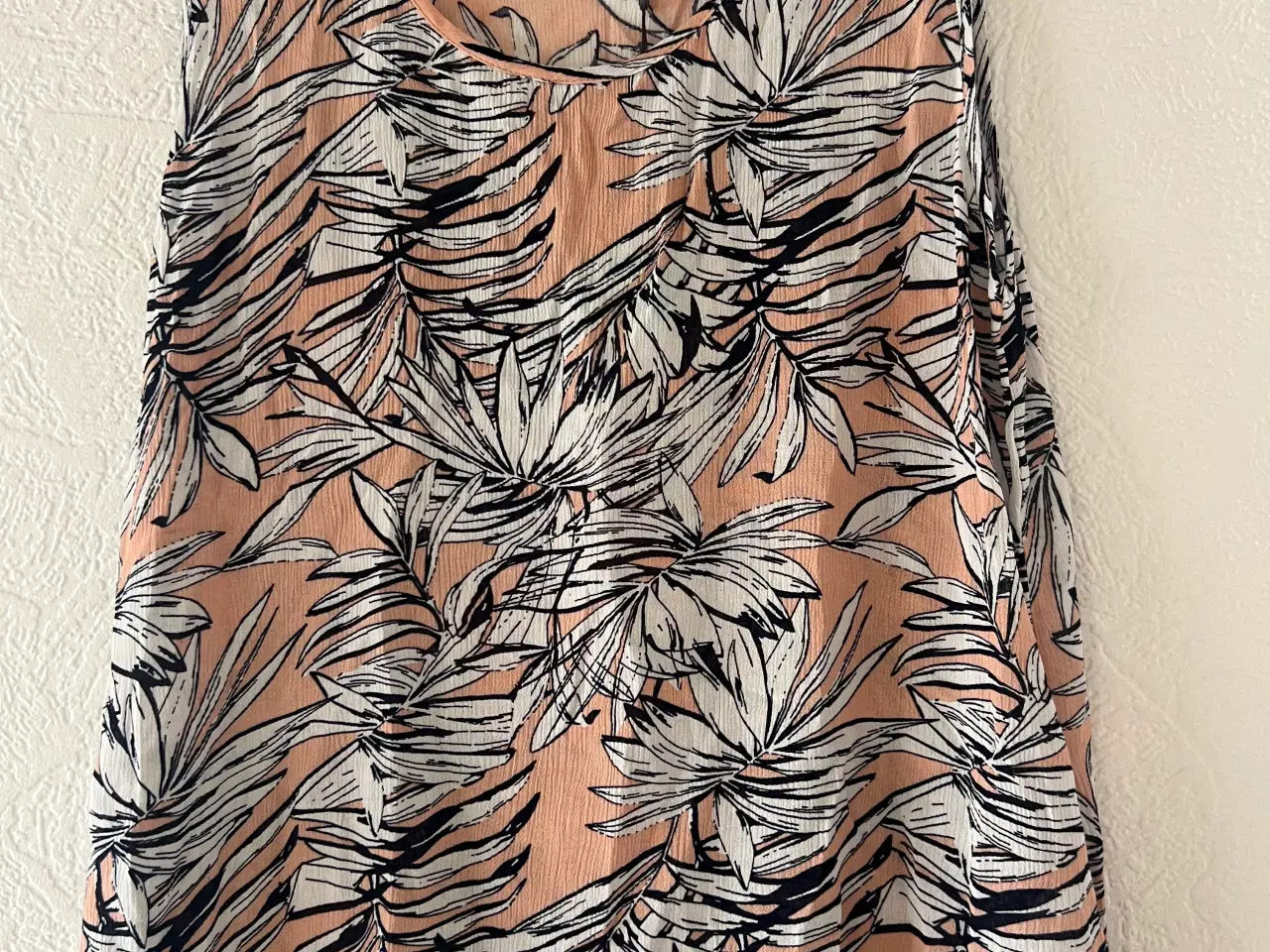 Billede 1 - Ny Bluse u/Ærmer fra Kaffe. (Str. 44)