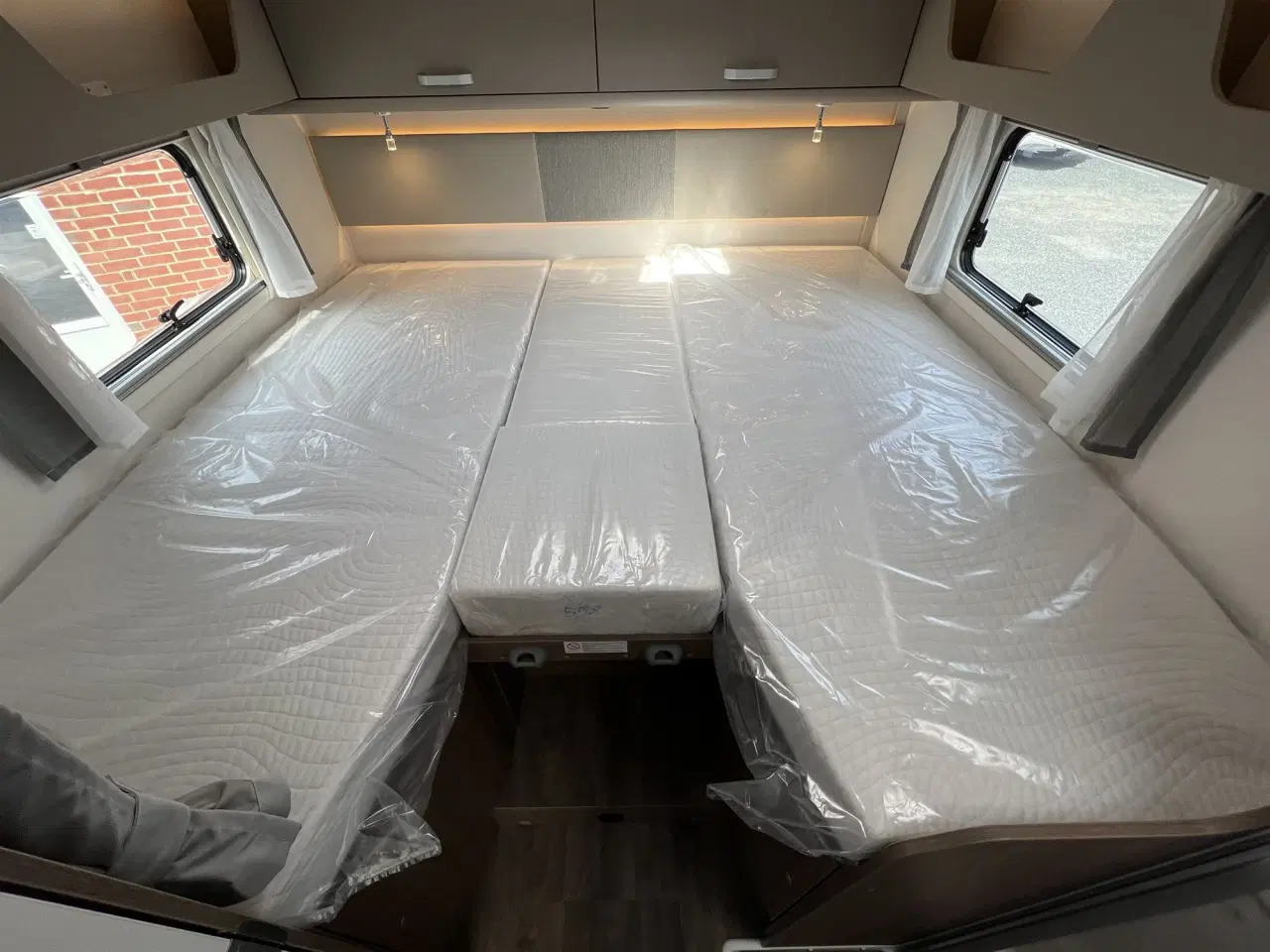 Billede 11 - VOGN 5/10 | CARADO T447 | Autocamper udlejes