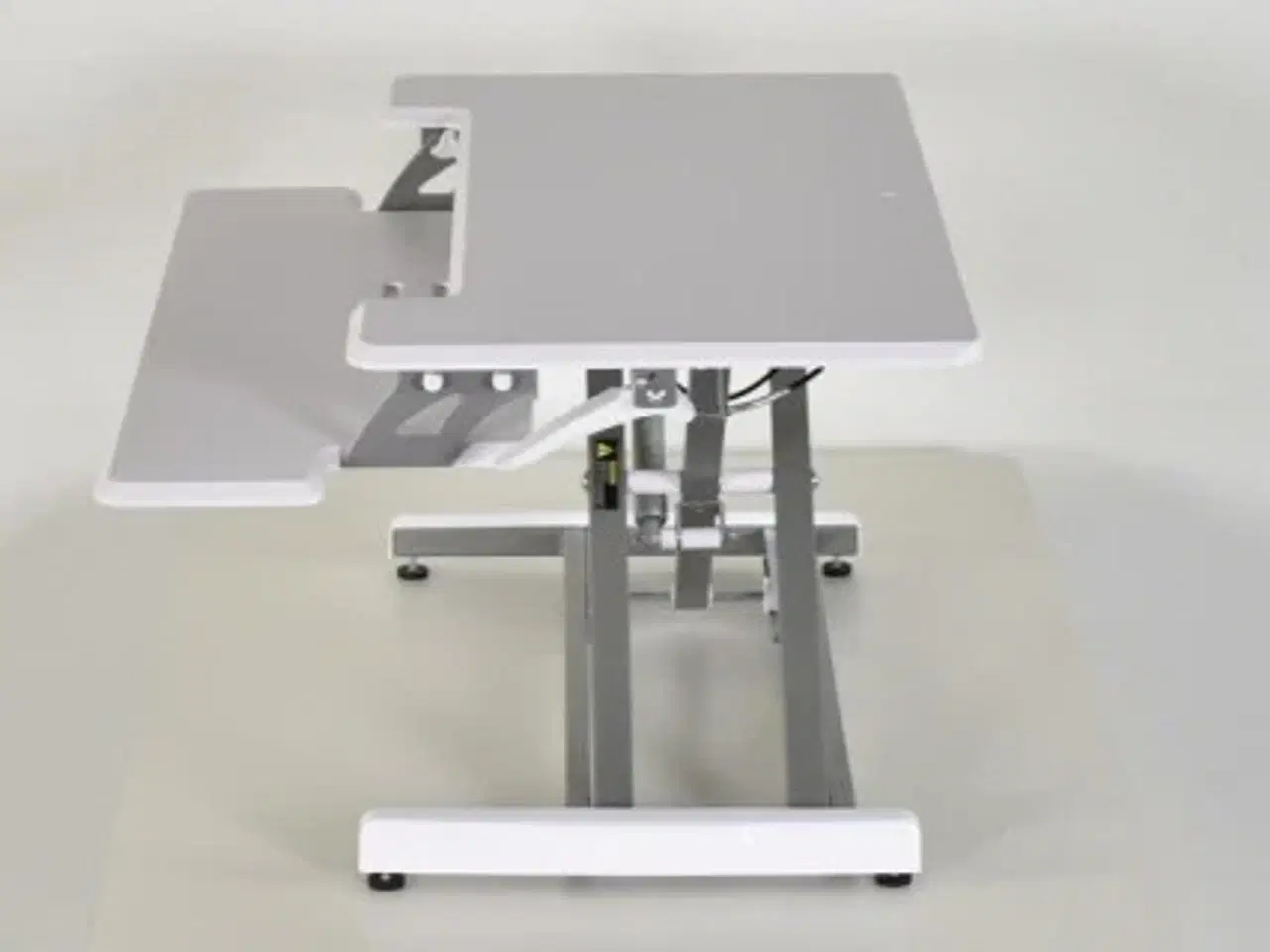 Billede 3 - Victor desk riser - omdan dit bord til et hæve-/sænkebord