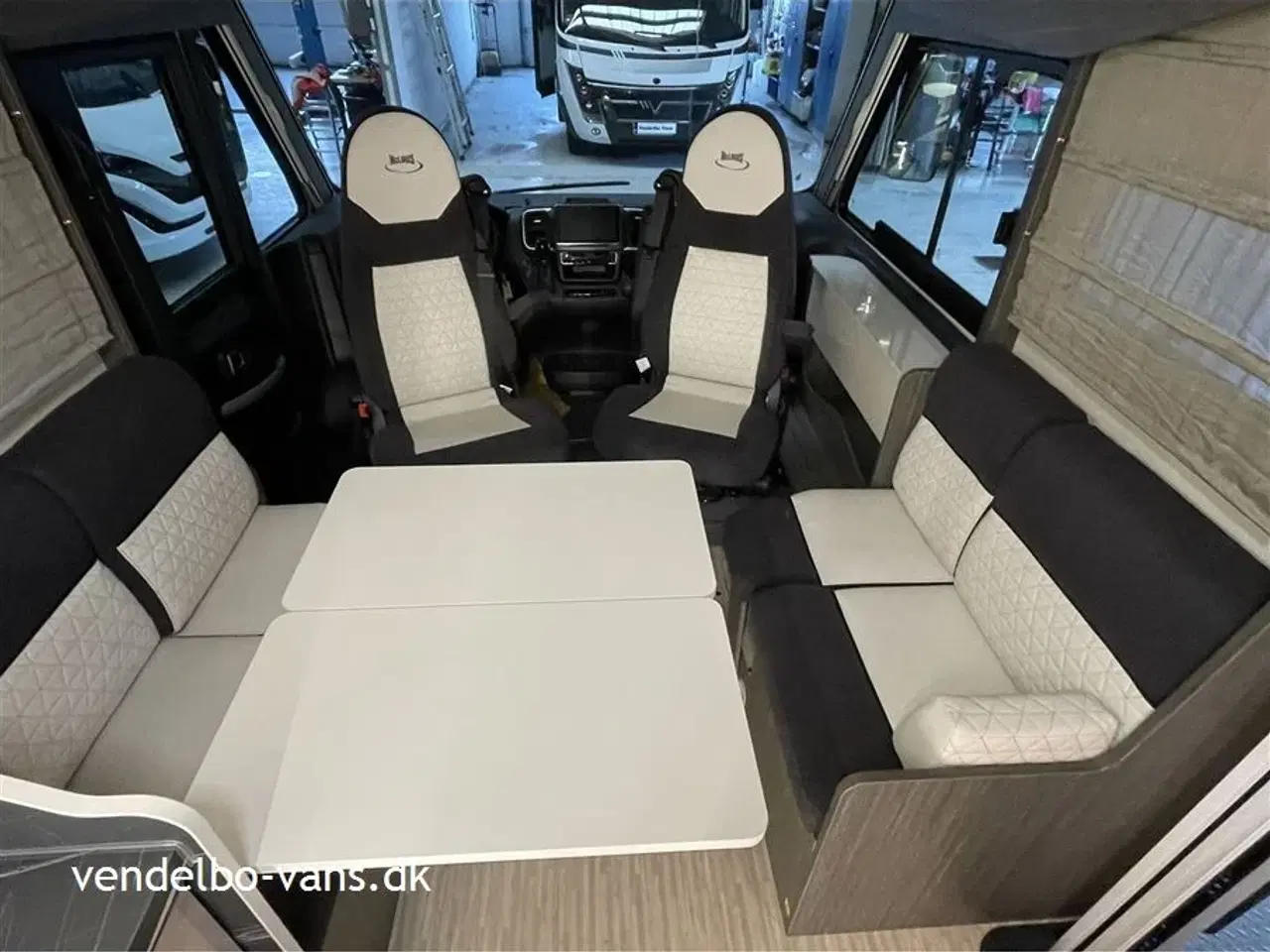 Billede 2 - 2026 - McLouis Nevis 870 180 HK og 8 trins automatgear - Enkeltsenge og stor garage