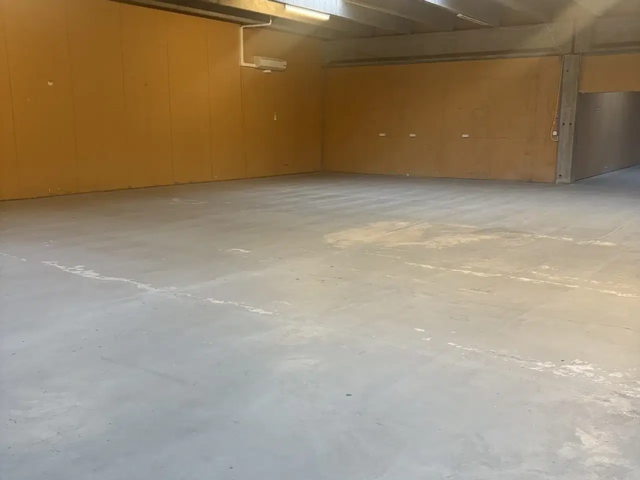 Billede 3 - Super velbeliggende lager med kontor