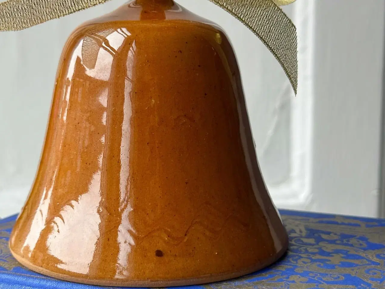 Billede 2 - Keramikklokke, karamelglasur