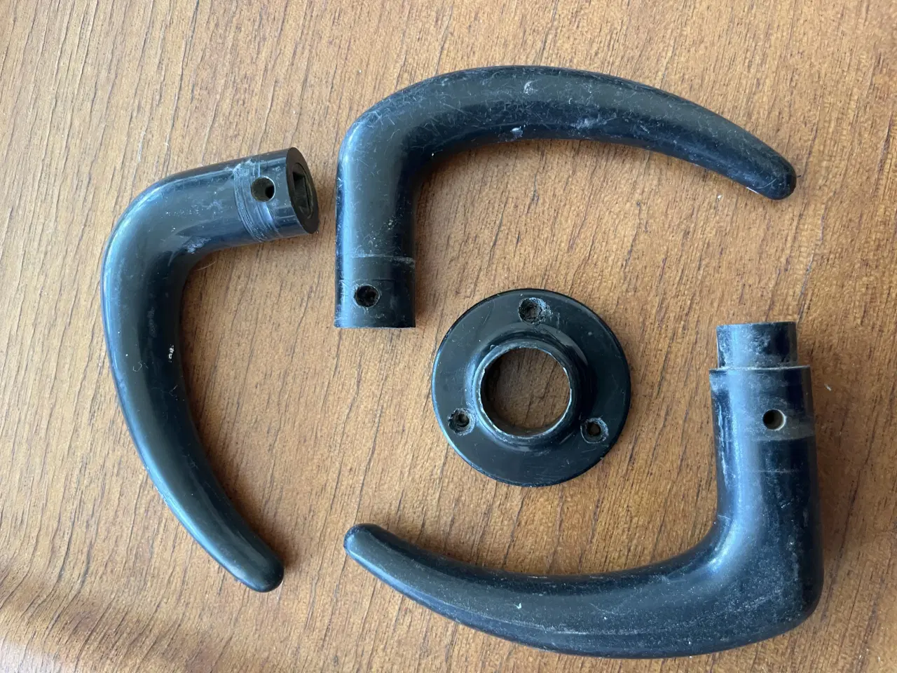 Billede 3 - Dørhåndtag/dørgreb- ældre i hård plast