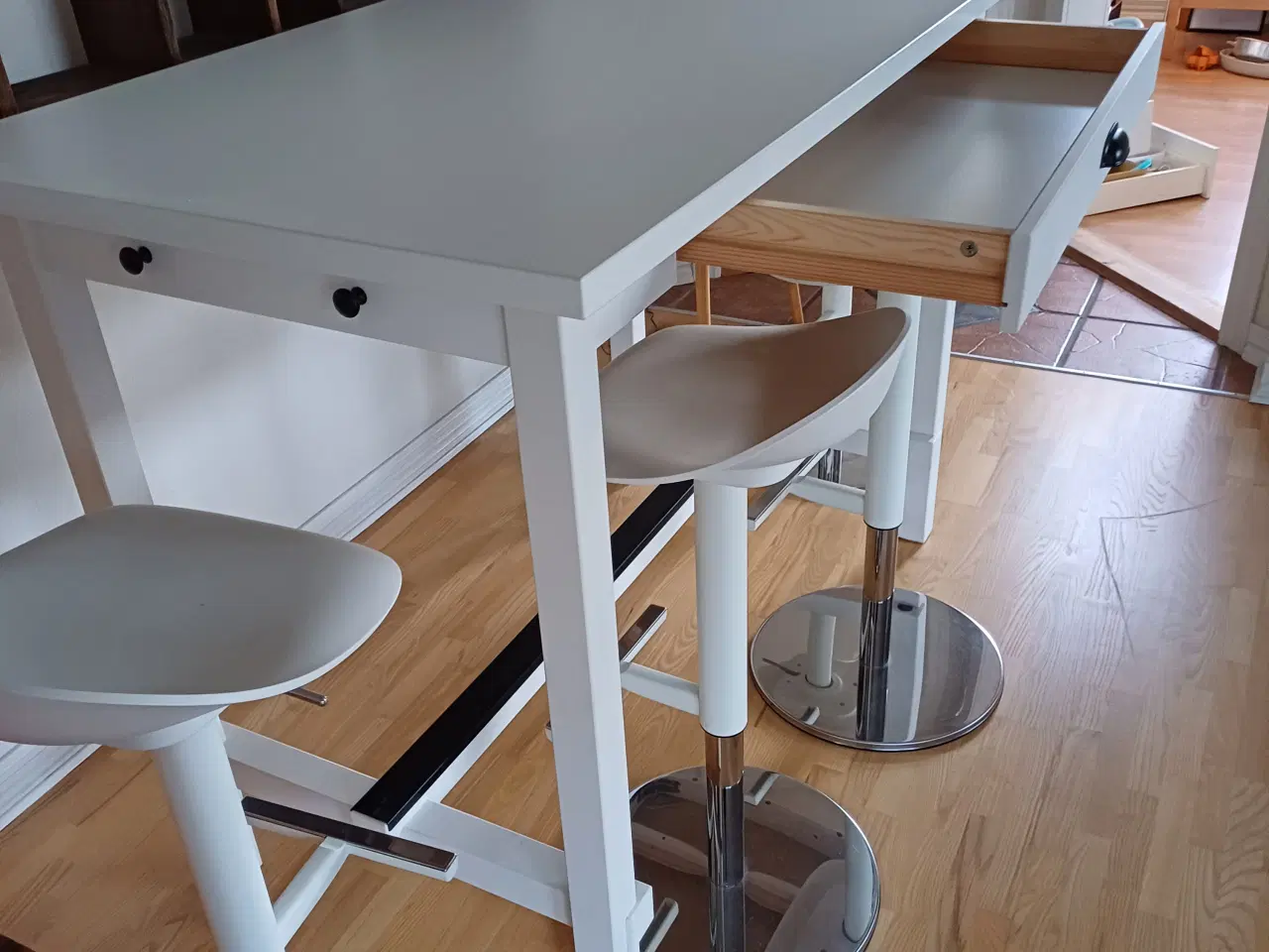 Billede 3 - Ikea Café/Barbord inkl stole