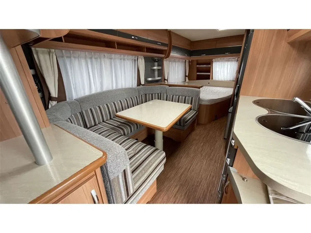 Billede 4 - 2012 - Hobby De Luxe 650 KMFe