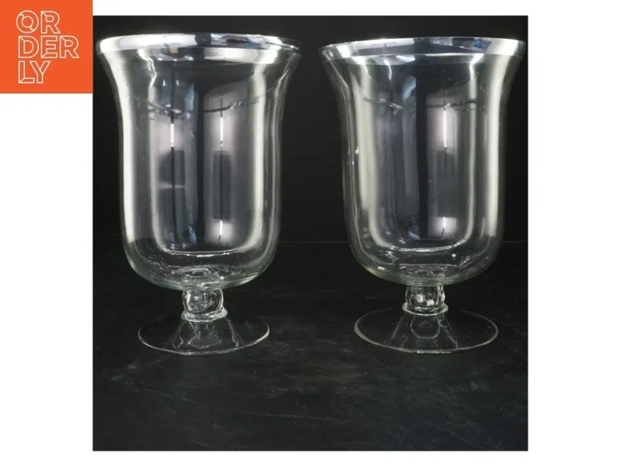 Billede 1 - Sæt med to glasvaser (str. Ø 18 cm længde 25 cm)