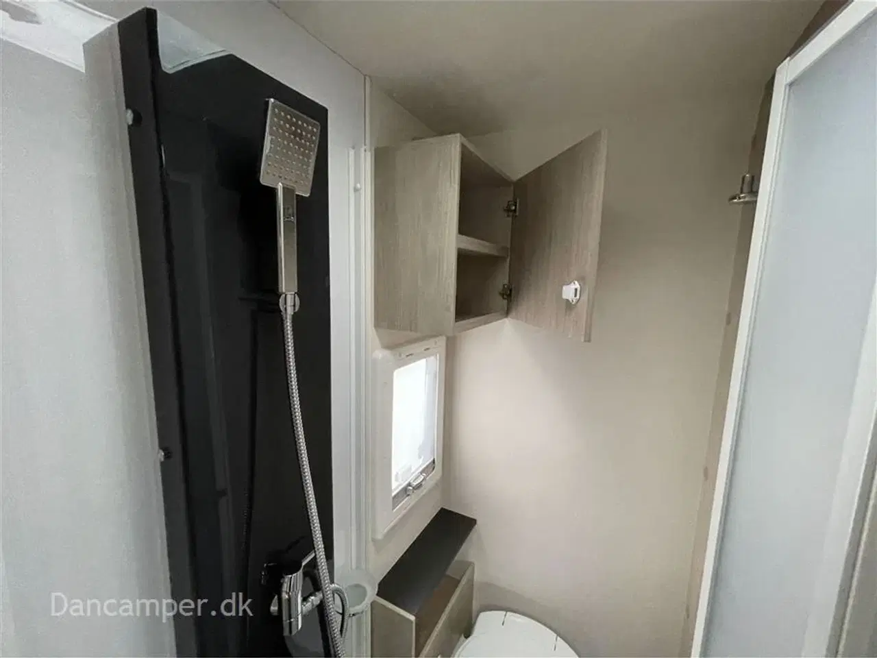 Billede 22 - 2019 - Chausson Flash 515   Anvisningsbil!  2019 model! En ejer! Under 6m. 170Hk Ford, model med fransk seng, markise og NX5-alarm. Nysynet.