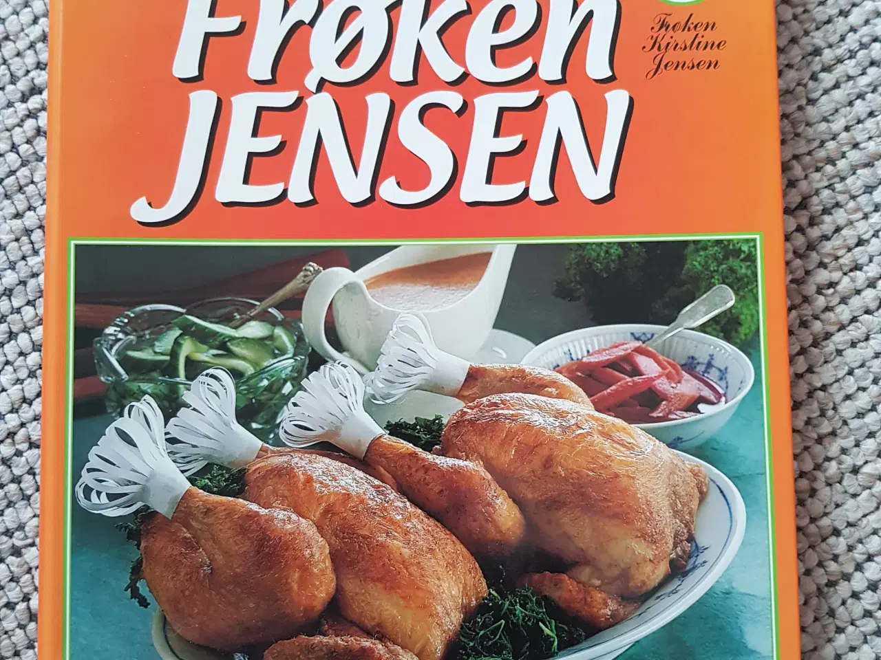 Billede 1 - Hjemmets Frøken Jensen Madopskrifter i samlemappe.