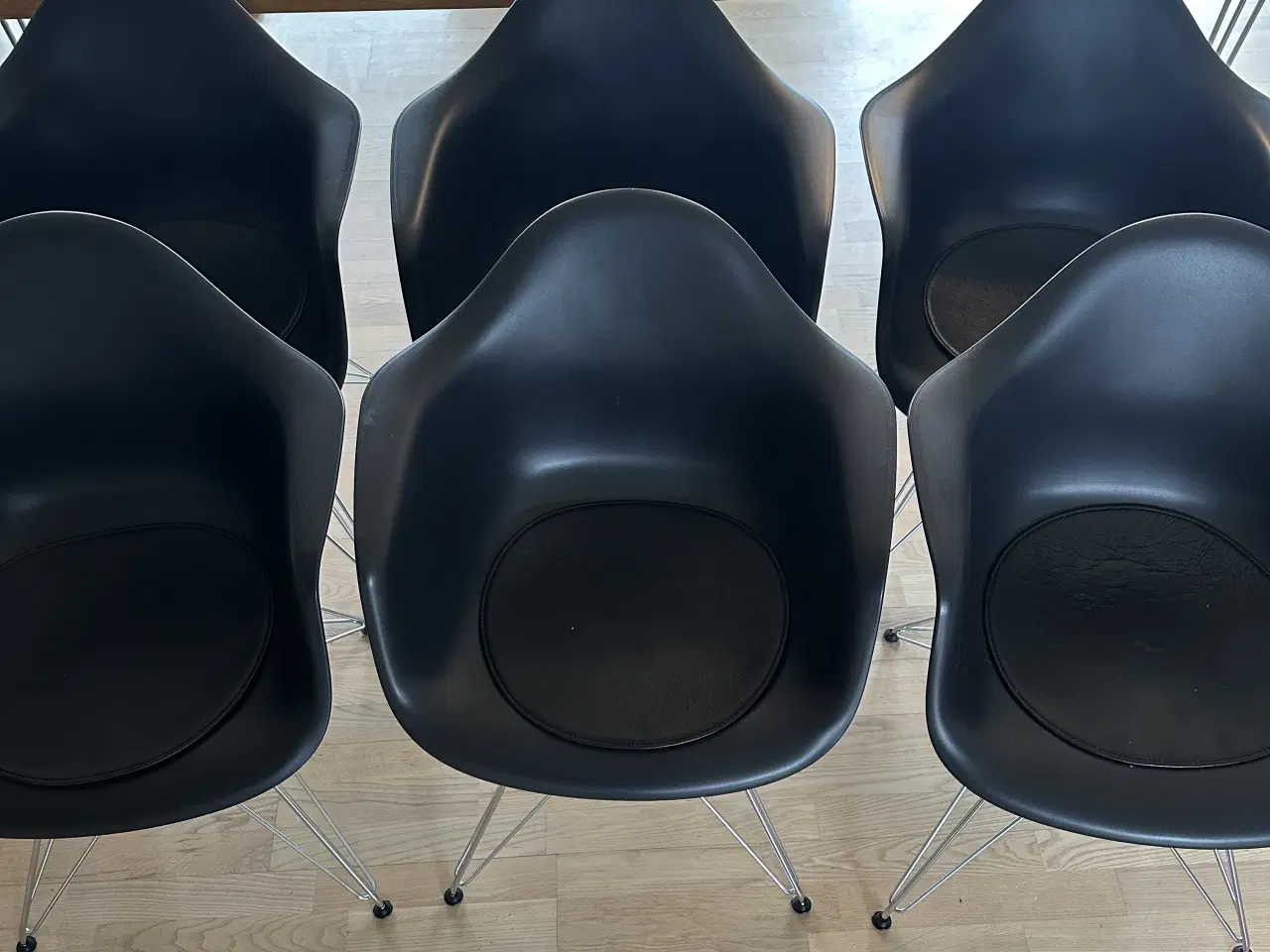 Billede 2 - Eames spisebordsstole med armlæn