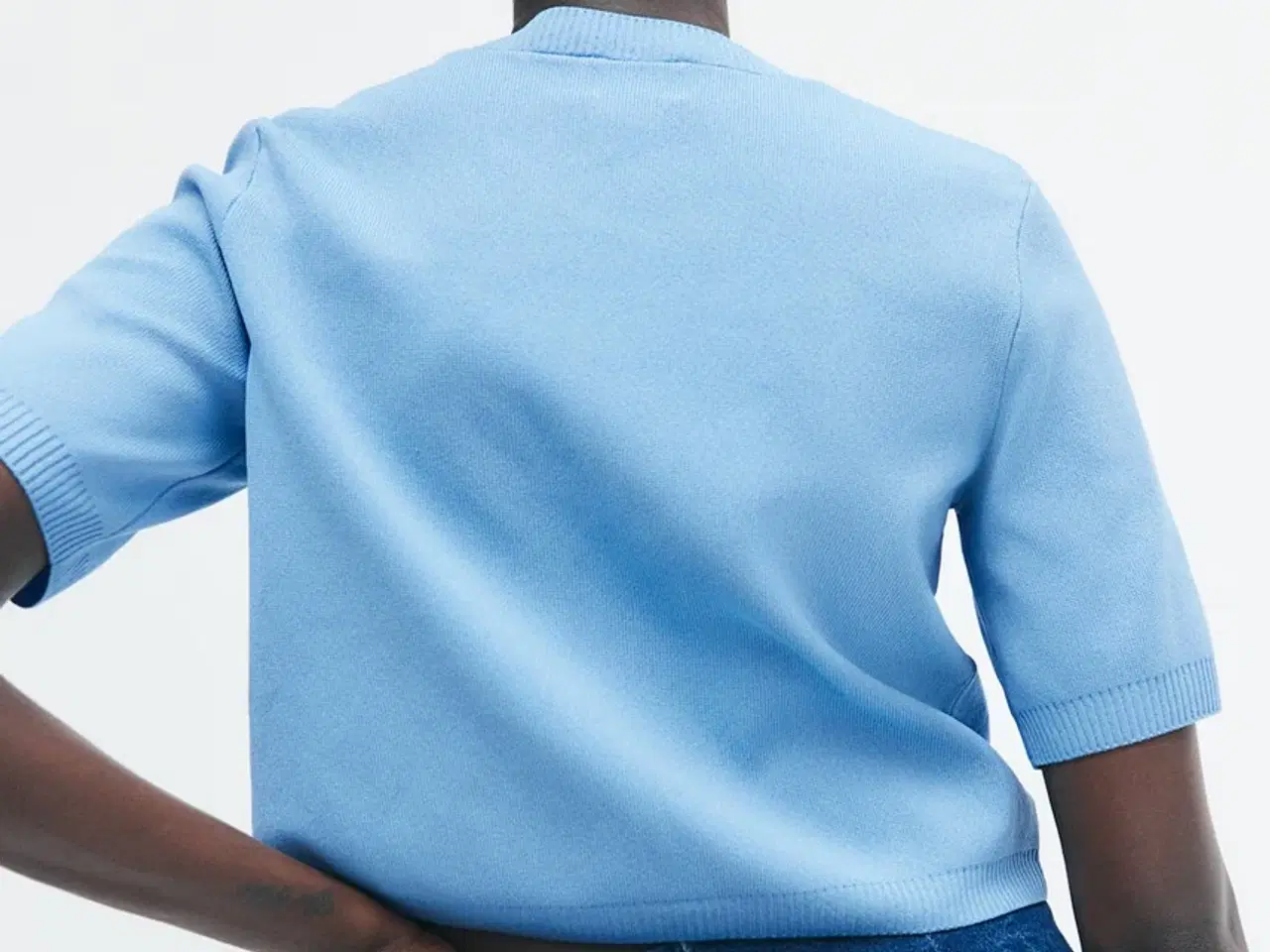 Billede 4 - Fin lille cardigan i flot blå farve fra H&M