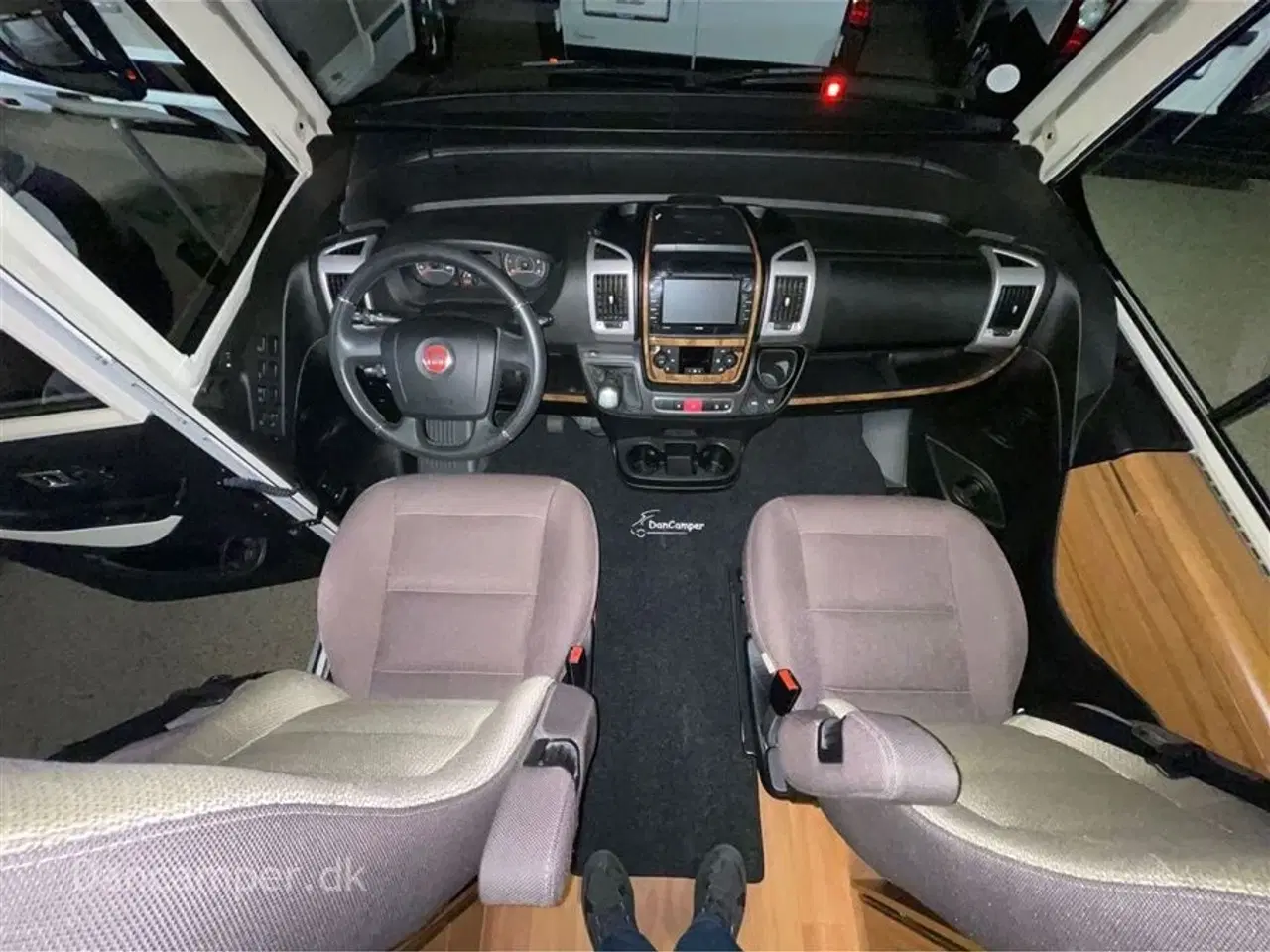 Billede 10 - 2018 - Hymer B 534 Hymermobil   MESSEPRIS kr. 824.900,- SPAR kr. 25.000,- Unik Hymermobil med stor siddegruppe i bag og masser af udstyr. 3500 kg og køres på lille kørekort