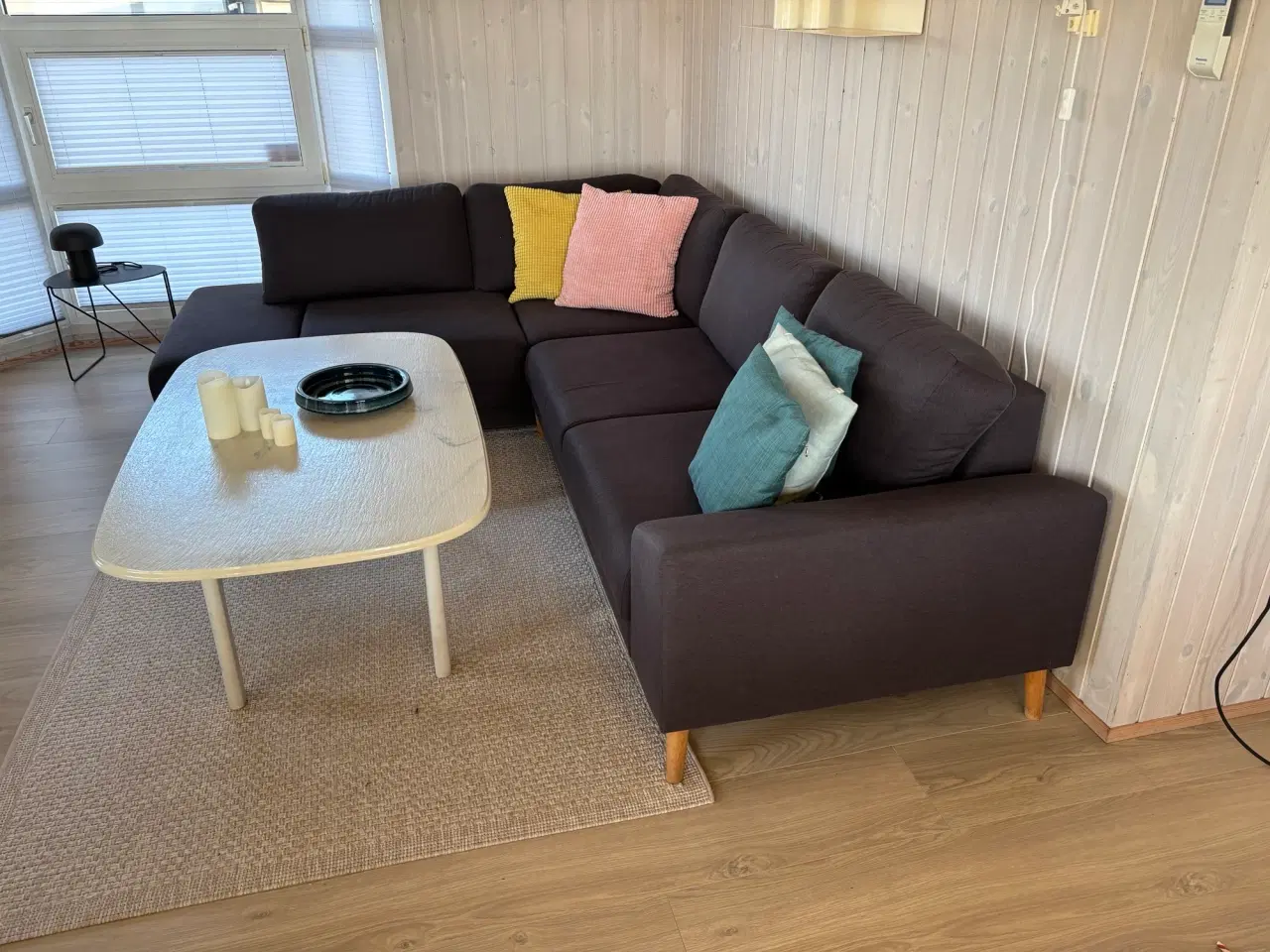 Billede 4 - Hjørnesofa med bord