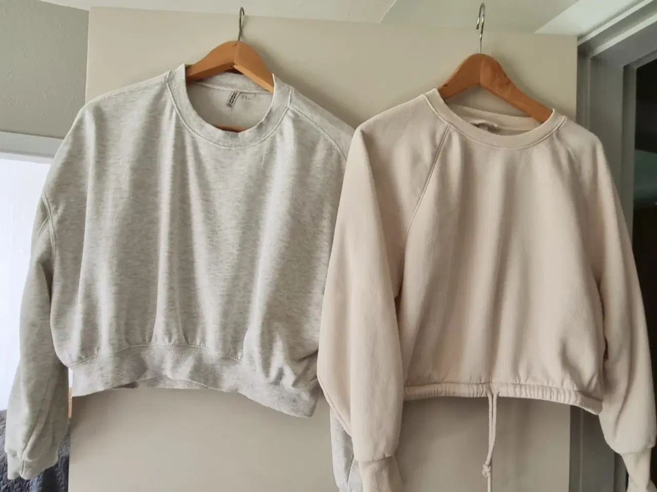 Billede 5 - To korte sweatshirts fra Hennes og Mauritz 