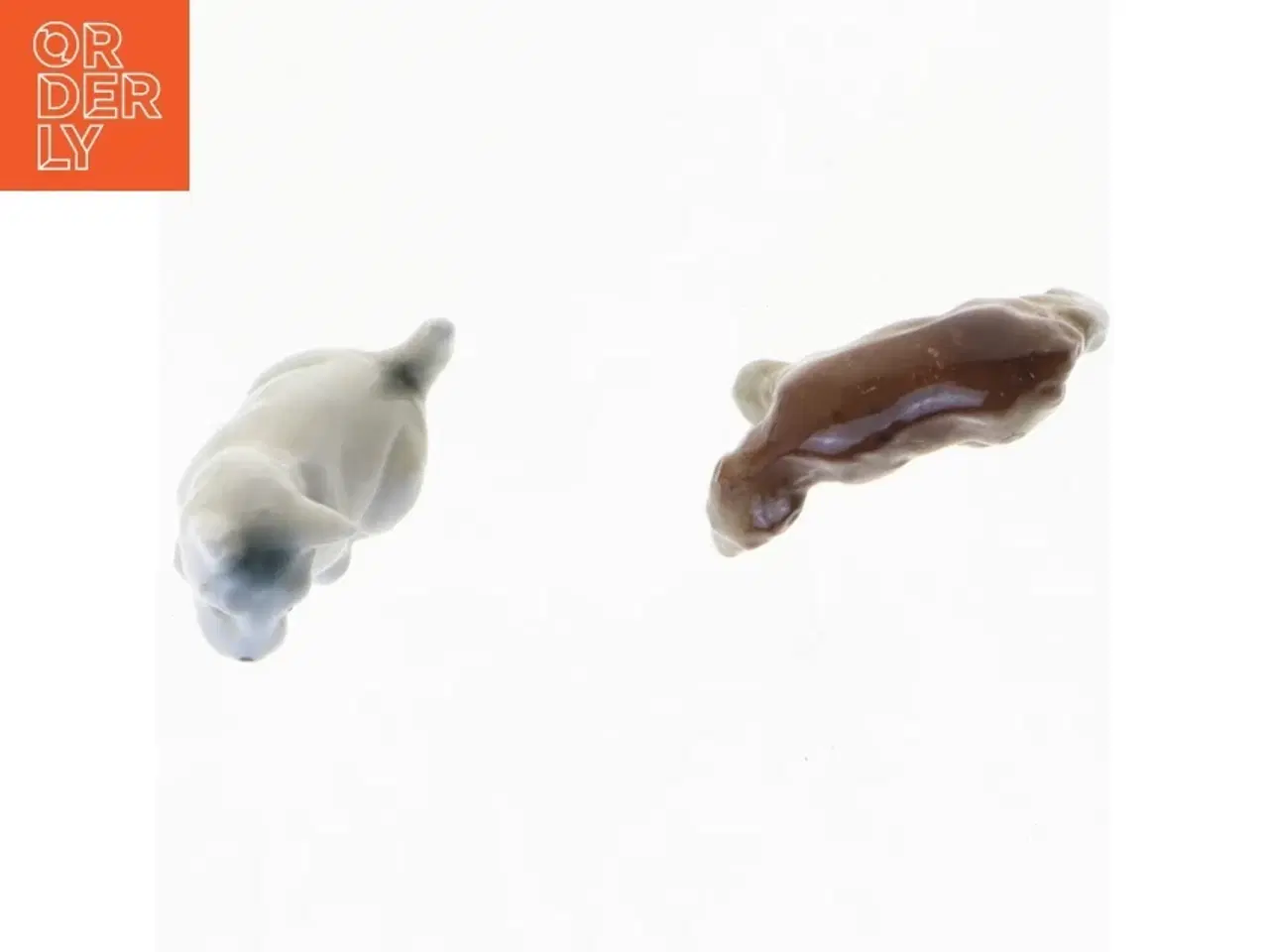 Billede 2 - Porcelænsfigurer af hunde (str. 5 x 4 cm og 4 x 2 cm)