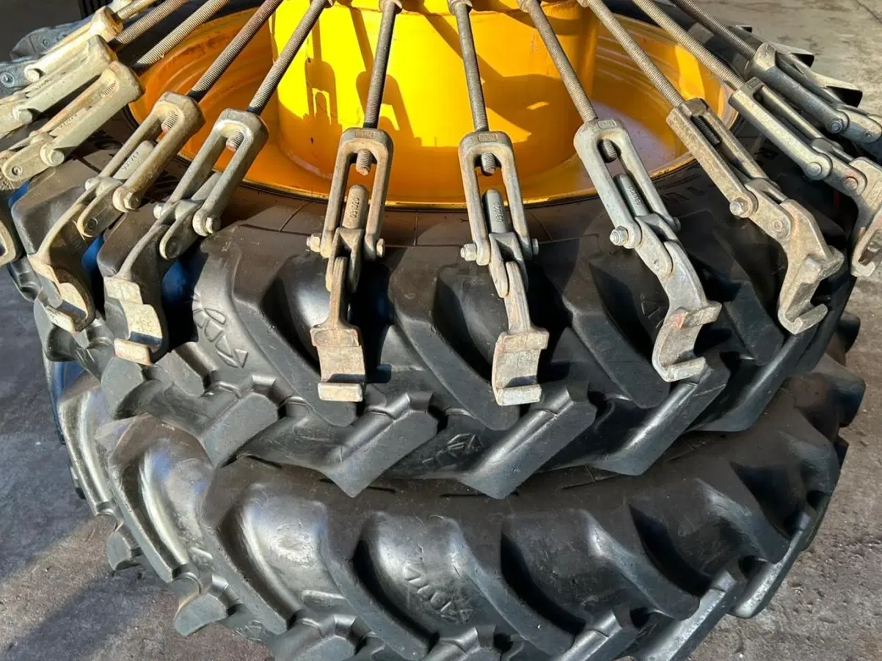 Billede 2 - - - - 340/85R38