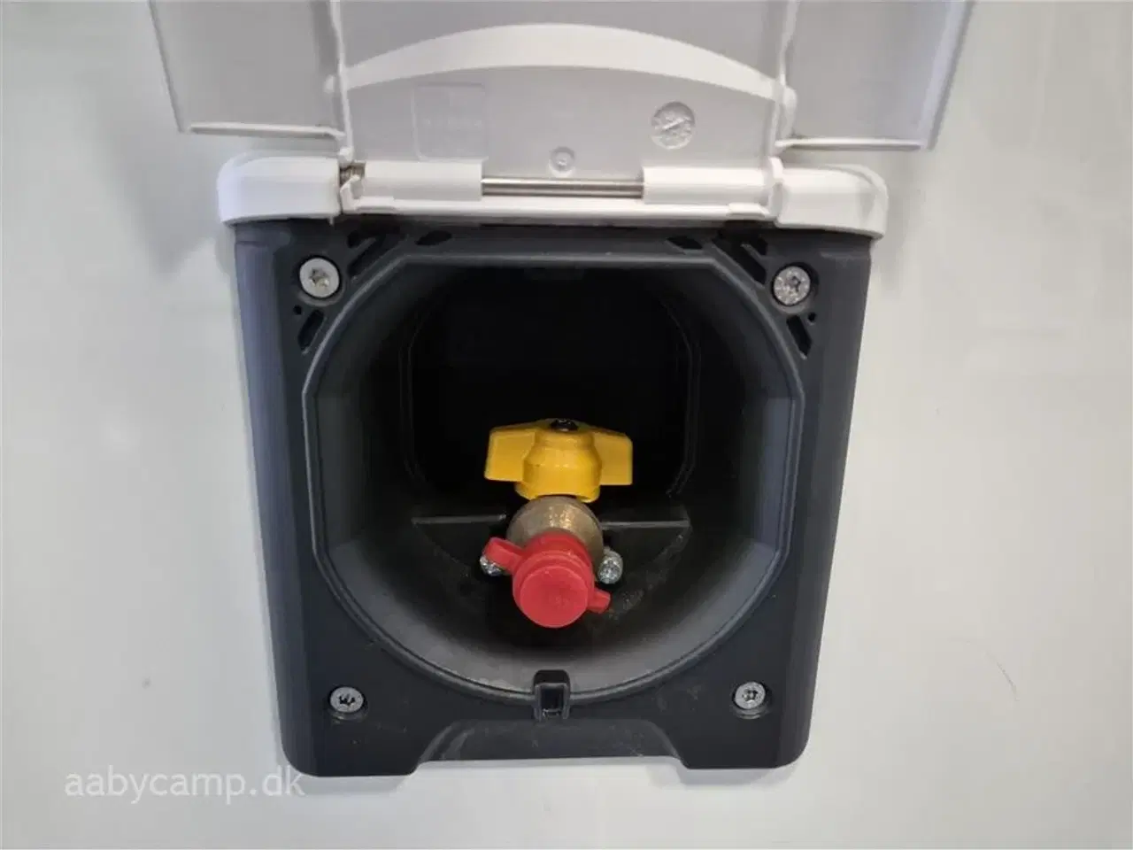 Billede 25 - 2022 - Laika Ecovip 3019 Automatgear. Solceller. 200Ah lithium batteri. 2000W inverter. A/C. udvendigt gas og bruseudtag. Markise. Plisse i front og side ruder. Anntex topmadras undervognsbehandlet. kan vejes op til 3650 Kg.