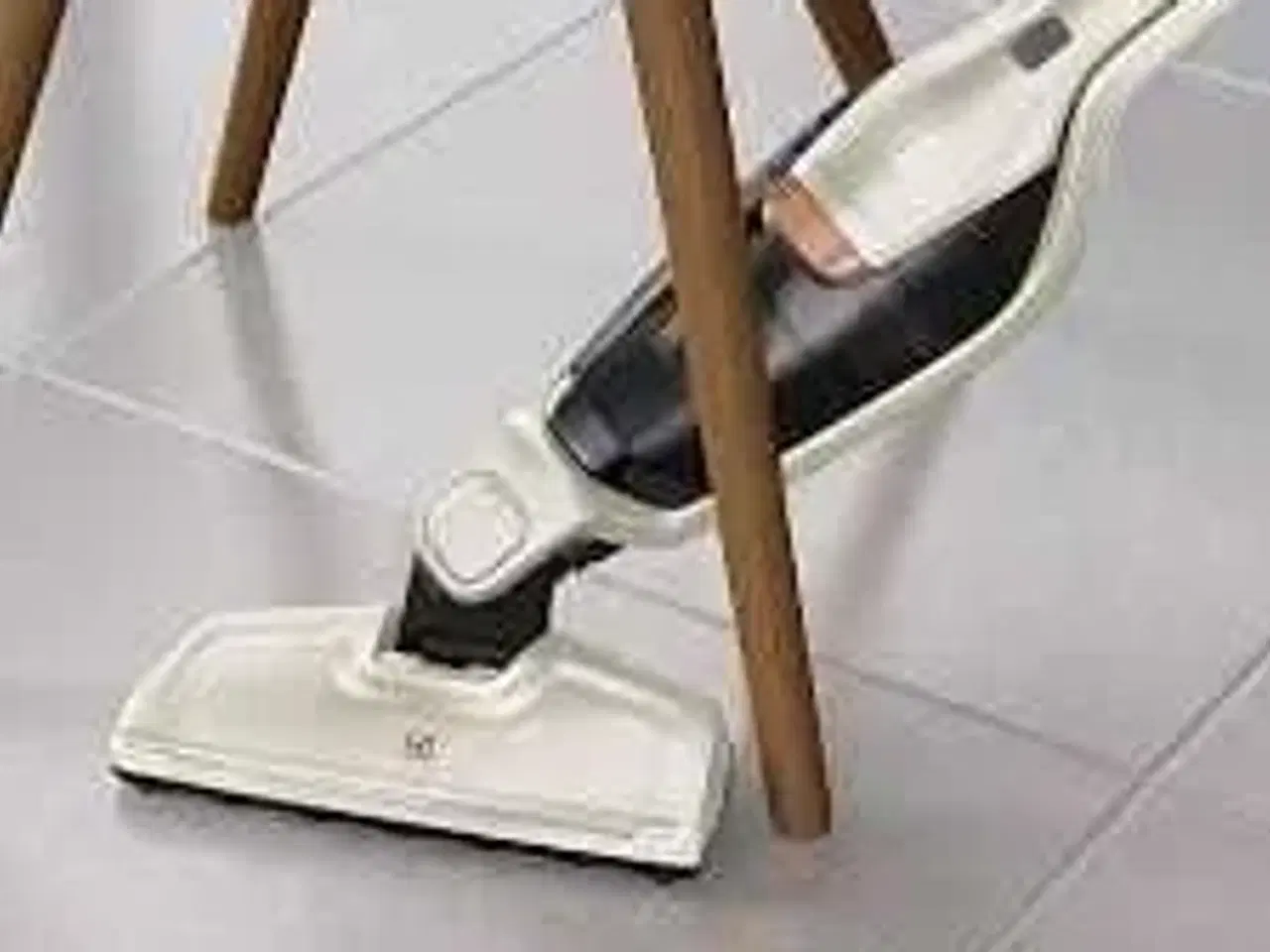 Billede 2 - Electrolux Ergorapido Classic ledningsfri støvsuger EERC73SW