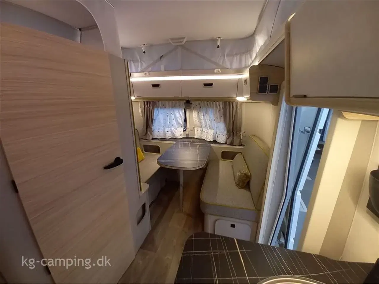 Billede 5 - 2024 - Eriba Touring 530 Nugget Gold   OPRYDNINGSSALG - Ekstra NEDSAT! - Vi rydder op og sælger derfor til uhørte priser.