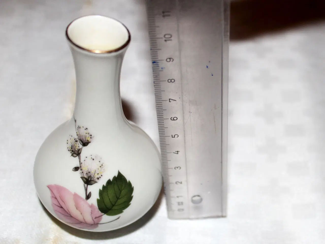 Billede 2 - Vase i porselæn   (022)