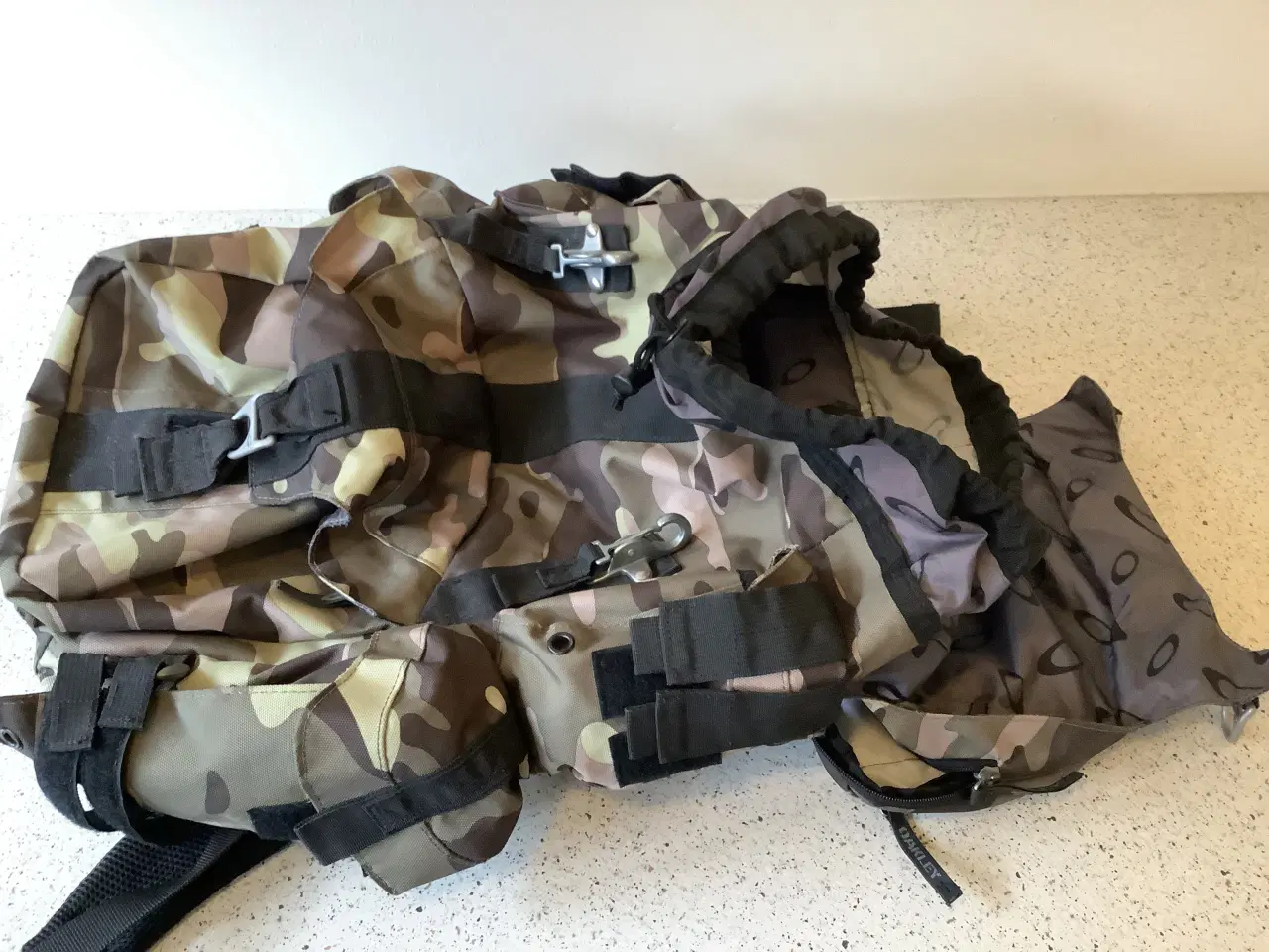 Billede 4 - Rygsæk/taske, ny, militærfarver