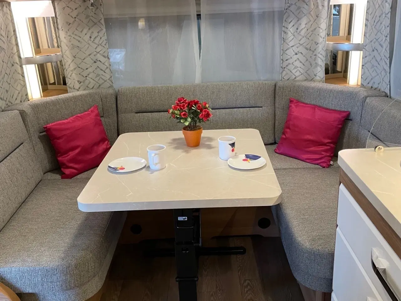 Billede 2 - Campingvogn - Hobby de luxe 460 UFe 2022 NY