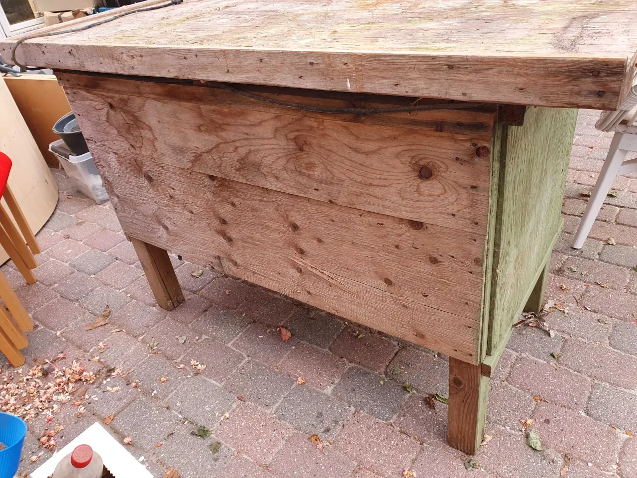 Billede 3 - Slidt med funktionelt arbejdsbord 