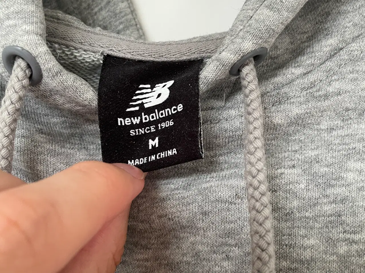 Billede 3 - New balance hoodie hættetrøje