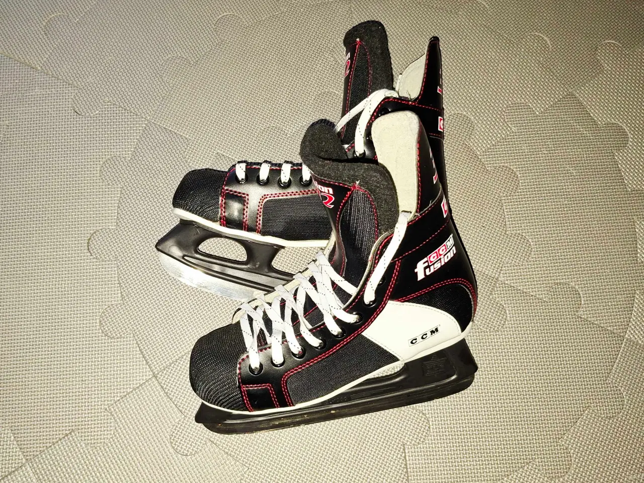 Billede 1 - CCM skøjter str 5