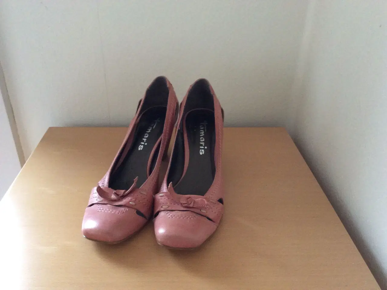 Billede 4 - Gl. Rosa Tamaris pumps 