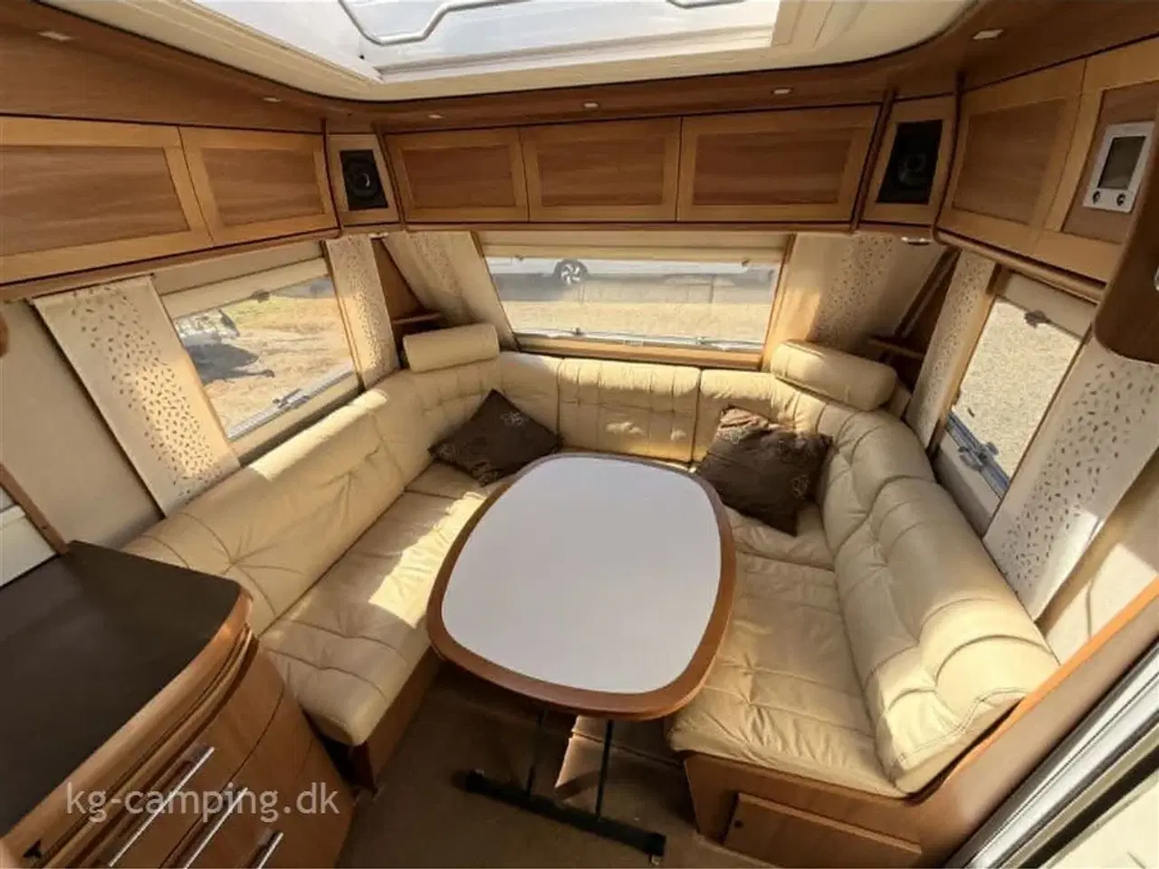 Billede 4 - 2011 - Kabe Royal 520 XL   Dobbeltseng - Sunshine plus - mover - Kompressor køleskab og meget meget mere.