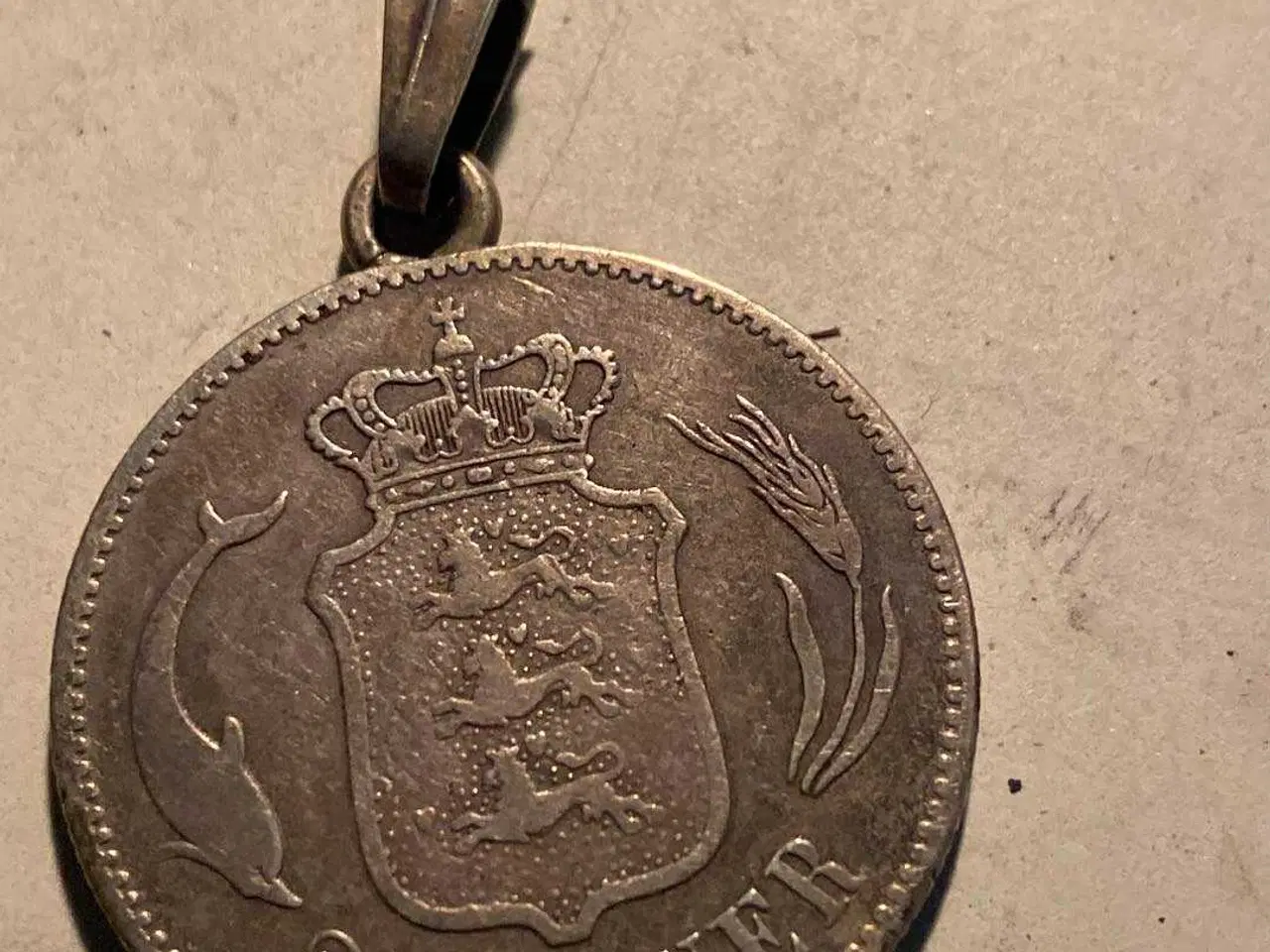 Billede 2 - Dansk mønt som vedhæng 