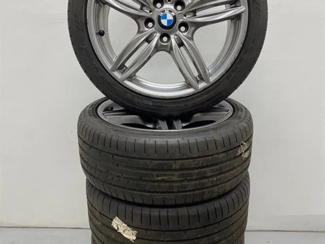 Billede 1 - 19" original BMW Alufælge med dæk "M double spoke 351" A64495 F10 F11 F12 F13 F06 GC F10 LCI F11 LCI F06 GC LCI F12 LCI F13 LCI