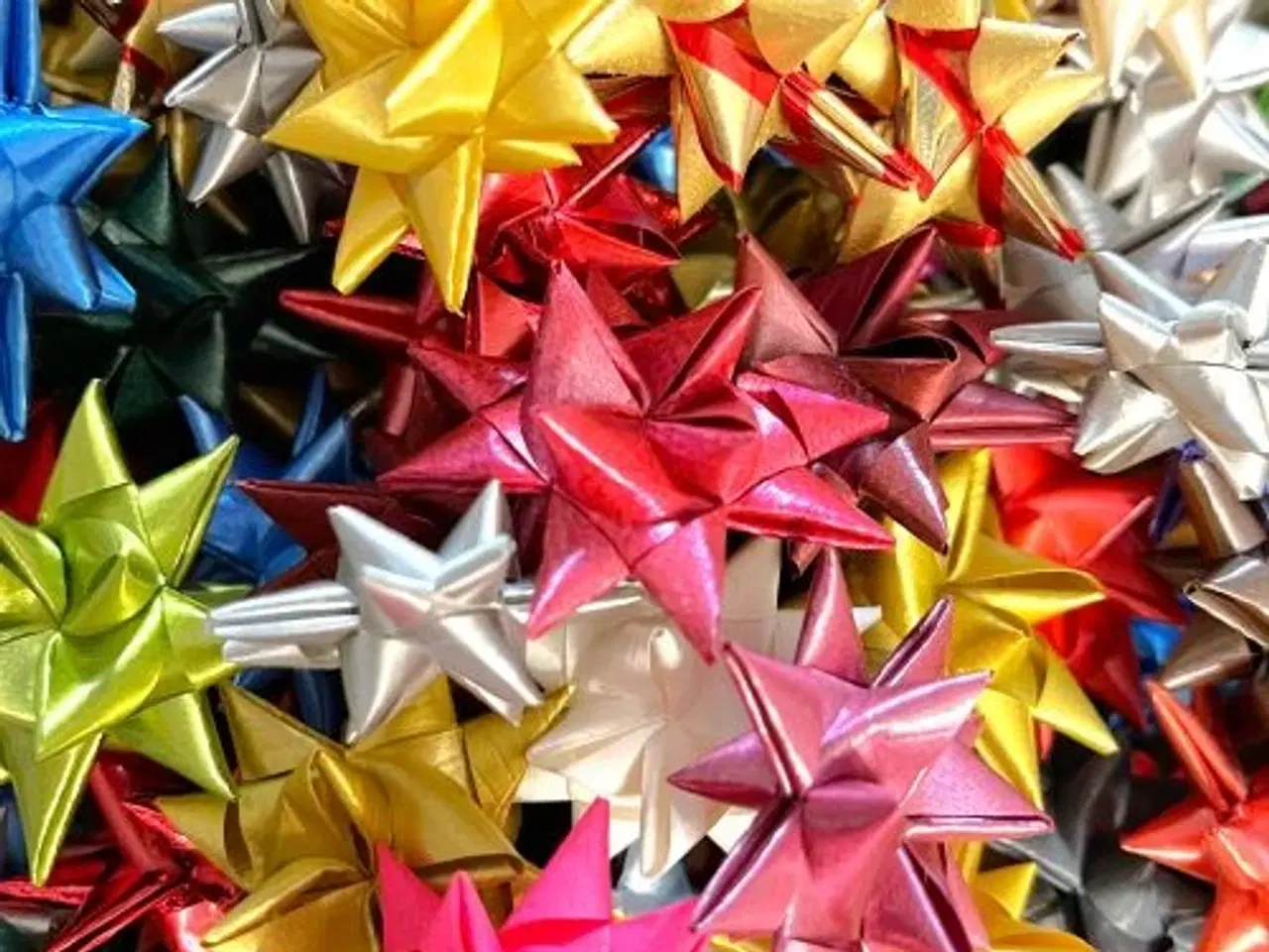 Billede 7 - Flettede stjerner - af genbrugs-gavebånd