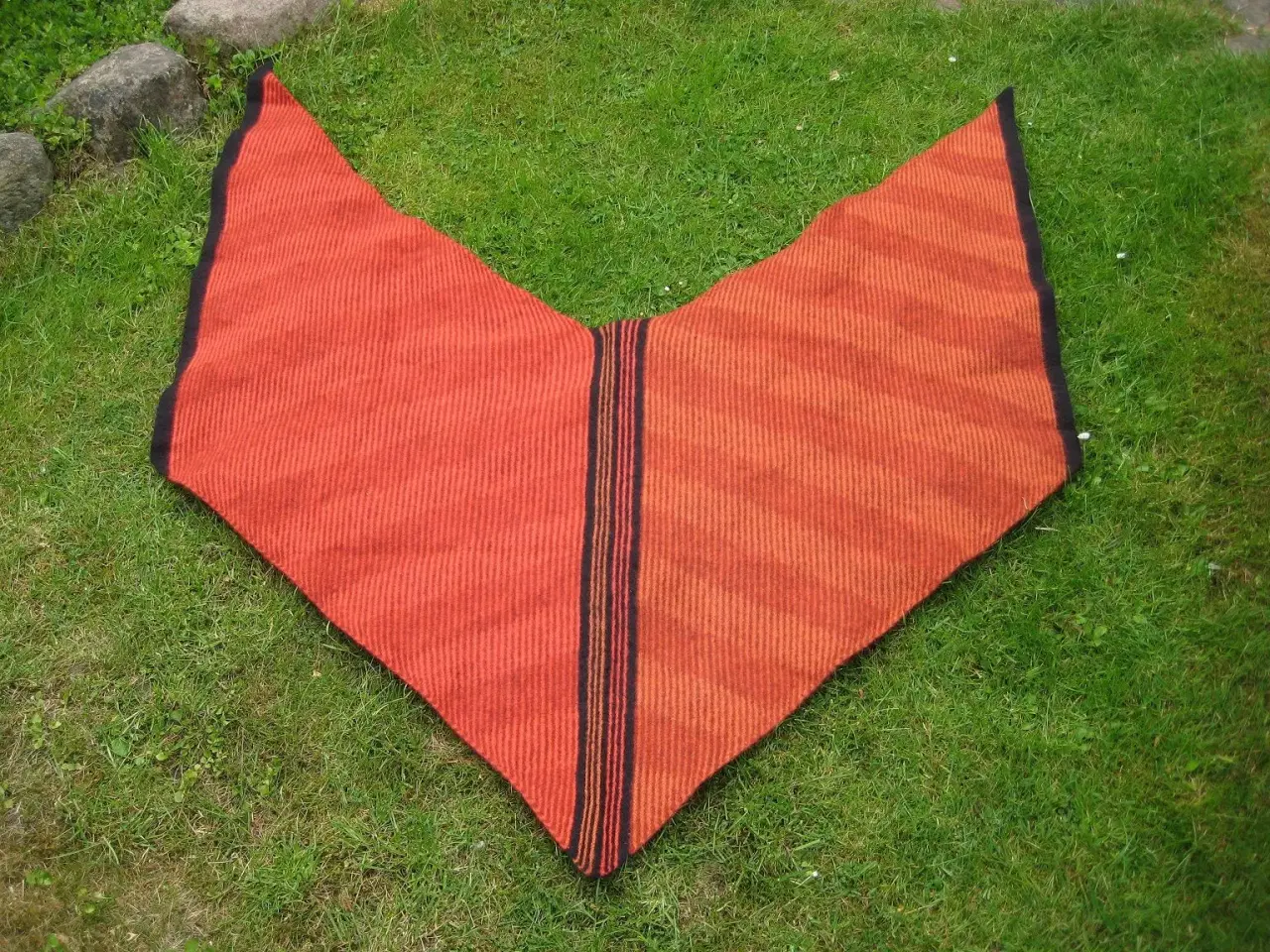Billede 1 - Hjemmestrikket orange/rødt sjal