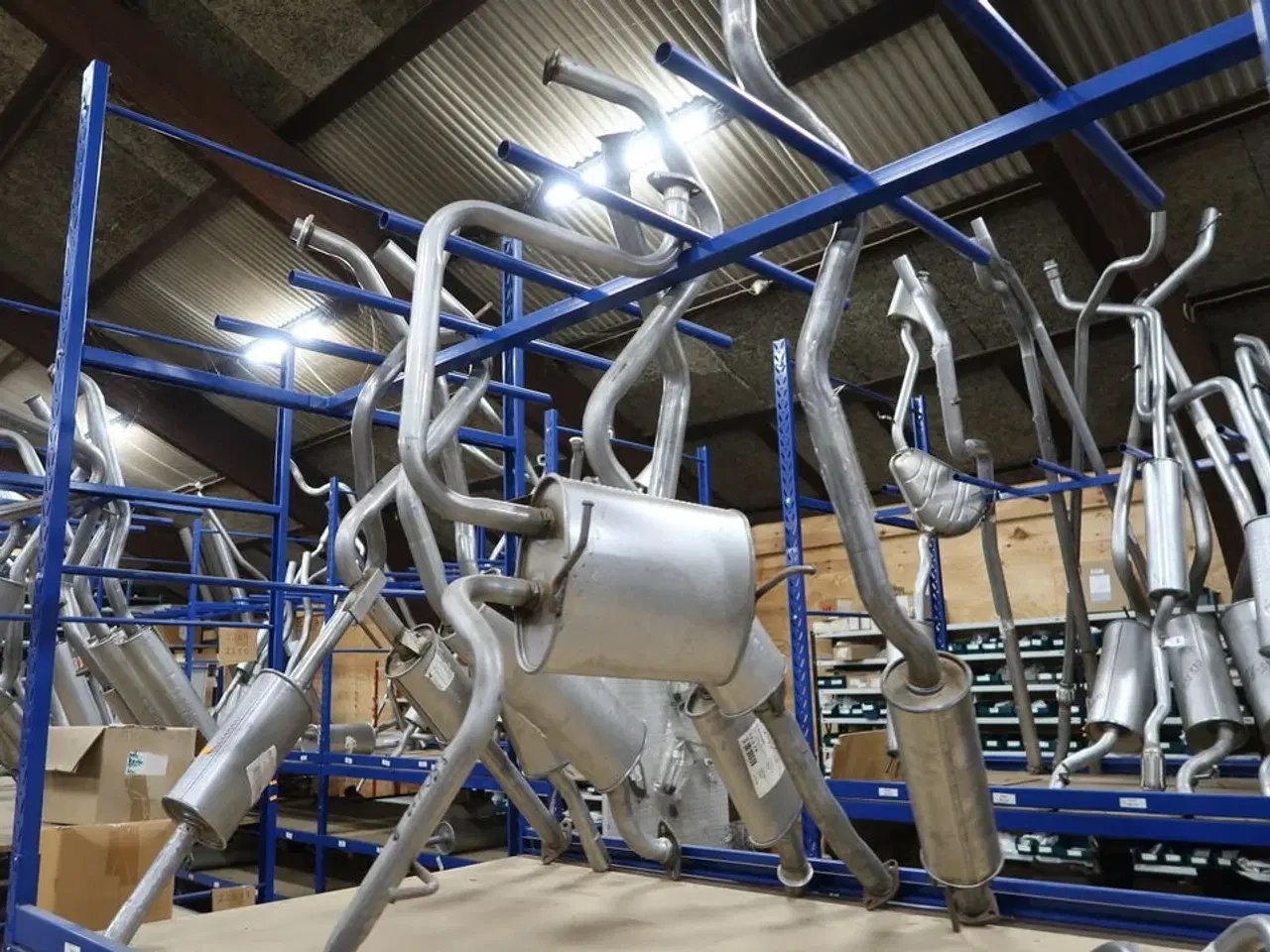 Billede 7 - Indhold i lagerreol