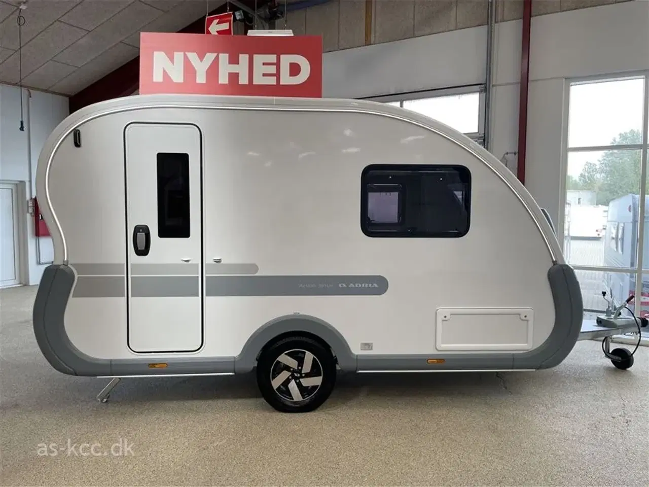 Billede 2 - 2026 - Adria Action 391 LH   Adria Action 391 LH Classic årg. 2026  Generation 2 ny ude og inde. Denne vogn er med soundbar.