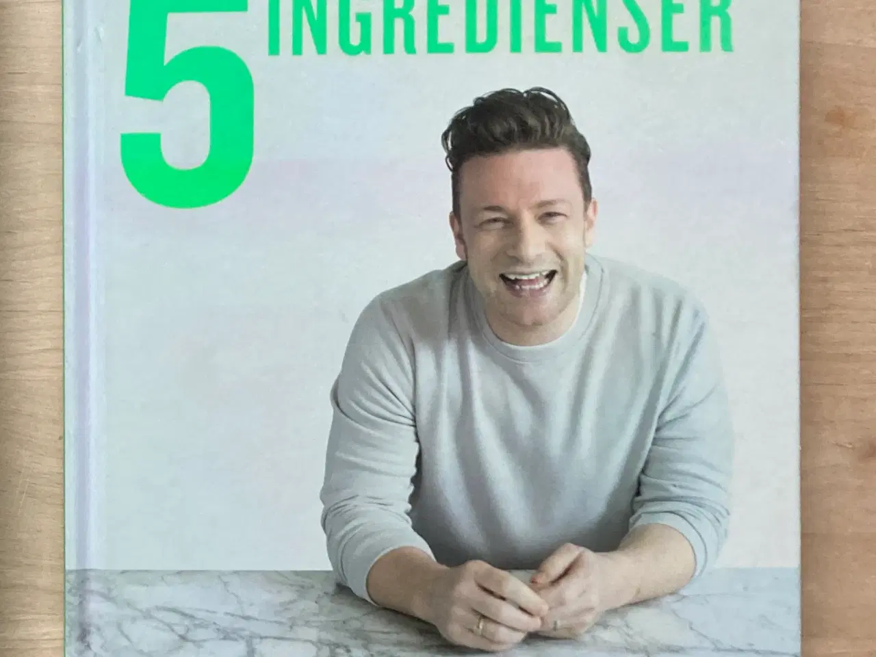 Billede 1 - 5 ingredienser. Kogebog af Jamie Oliver